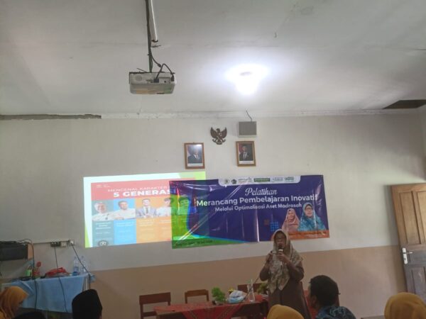 Kereeen.. Pelatihan Guru tema "Merancang Pembelajaran Inovatif melalui Optimalisasi Aset Madrasah"