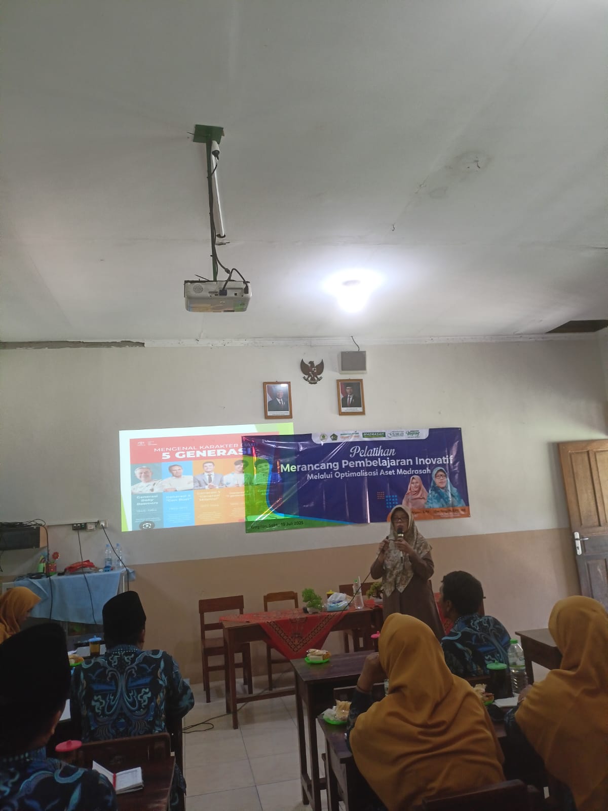 Kereeen.. Pelatihan Guru tema “Merancang Pembelajaran Inovatif melalui Optimalisasi Aset Madrasah”